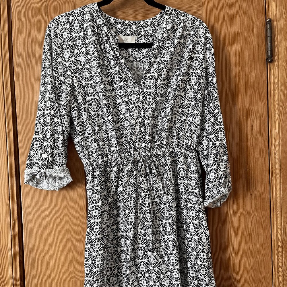 Lightweight Loft Black & White Dress with Belt